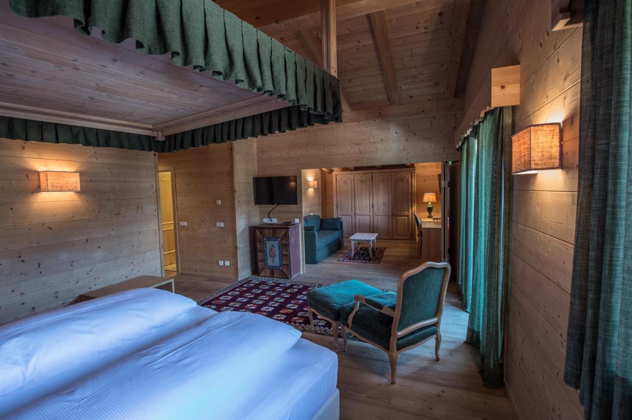 Hotel Ciasa Salares Сан-Кассиано Экстерьер фото