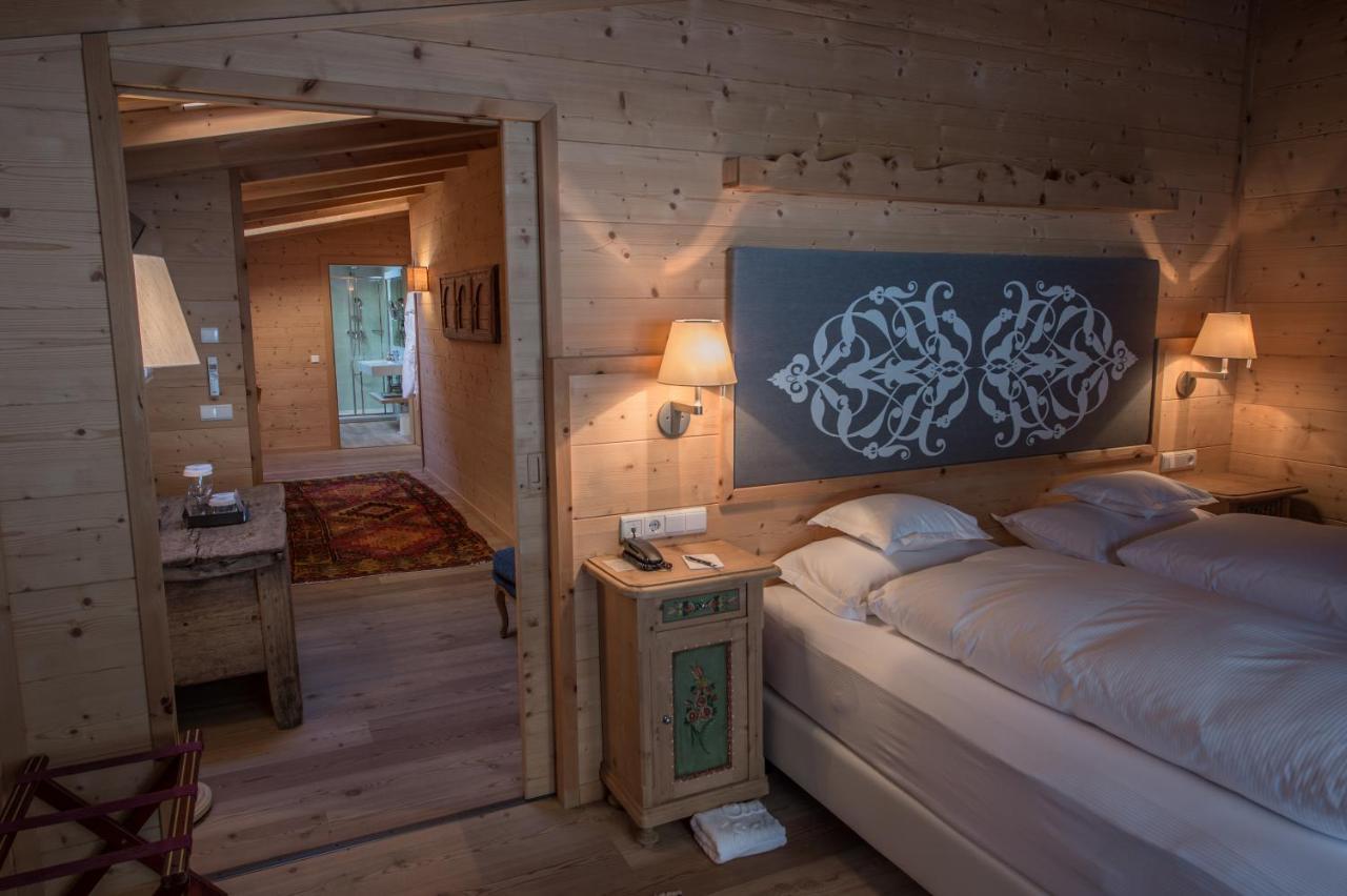 Hotel Ciasa Salares Сан-Кассиано Экстерьер фото