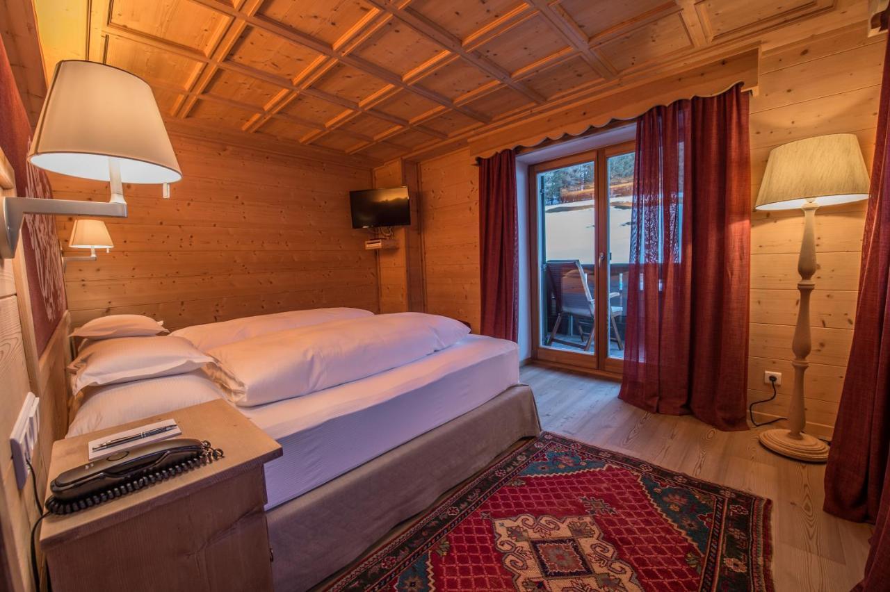 Hotel Ciasa Salares Сан-Кассиано Экстерьер фото